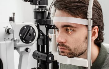 how long between cataract surgery on each eye checkup